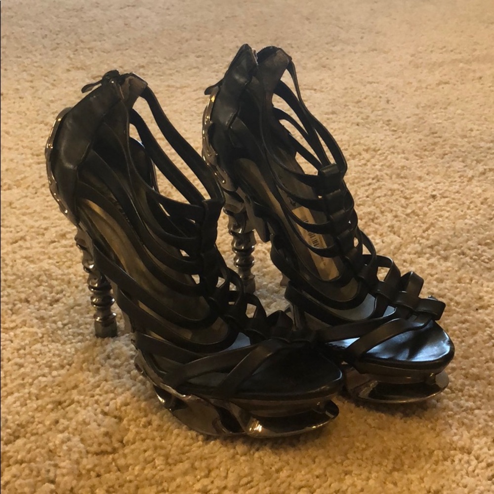 Beautiful, heel worn in a few of my scenes